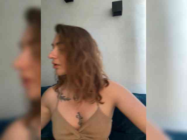 WILDGIRL webcam