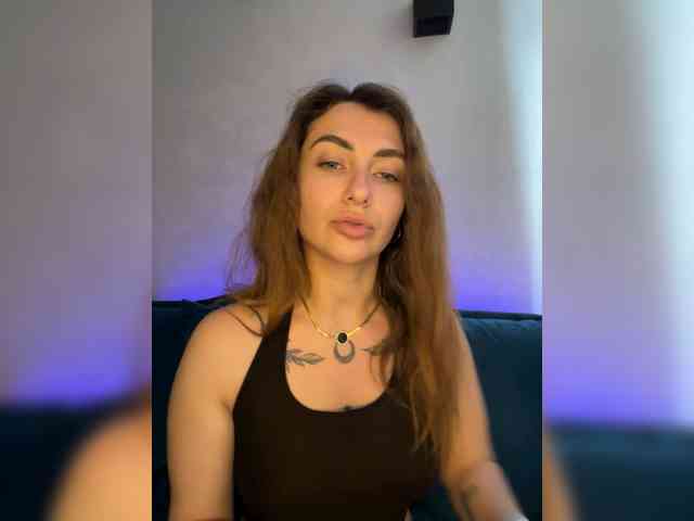 WILDGIRL webcam