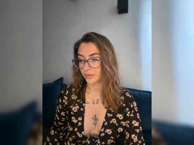 WILDGIRL webcam