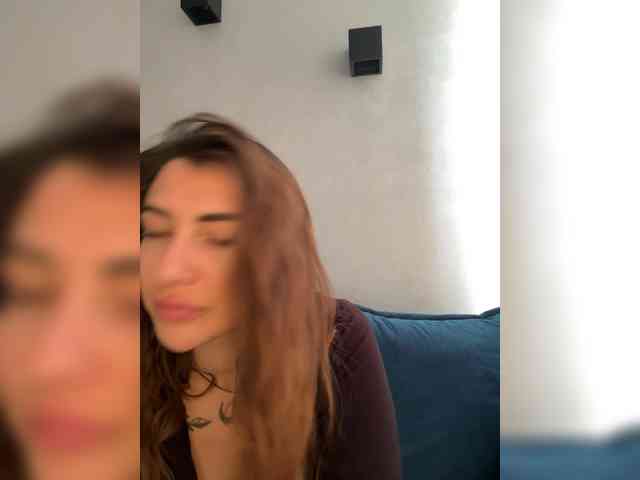 WILDGIRL webcam
