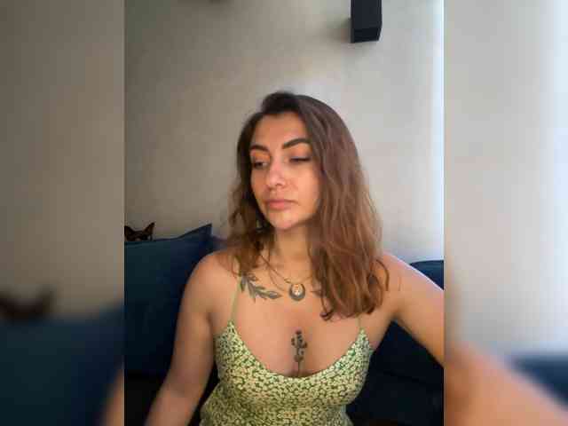 WILDGIRL webcam