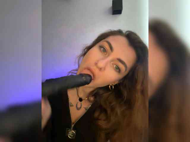 WILDGIRL webcam