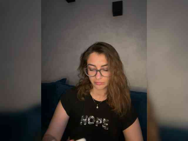 WILDGIRL webcam