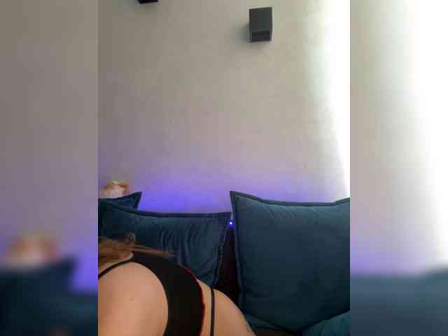 WILDGIRL webcam