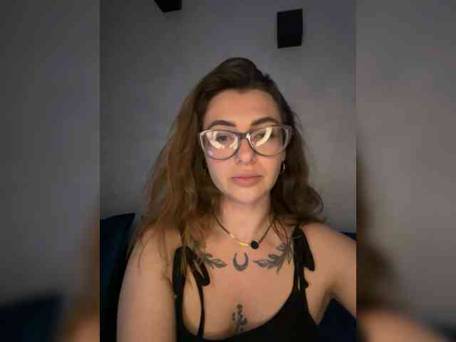 WILDGIRL webcam