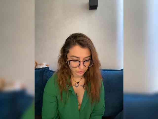 WILDGIRL webcam