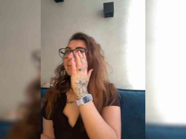 WILDGIRL webcam