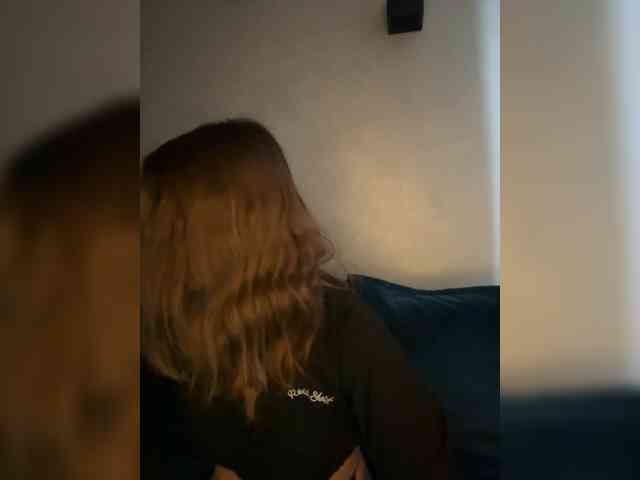 WILDGIRL webcam
