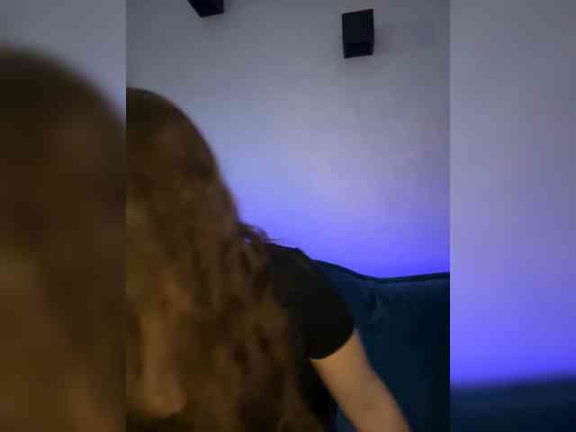WILDGIRL webcam