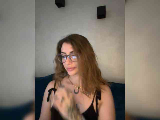 WILDGIRL webcam
