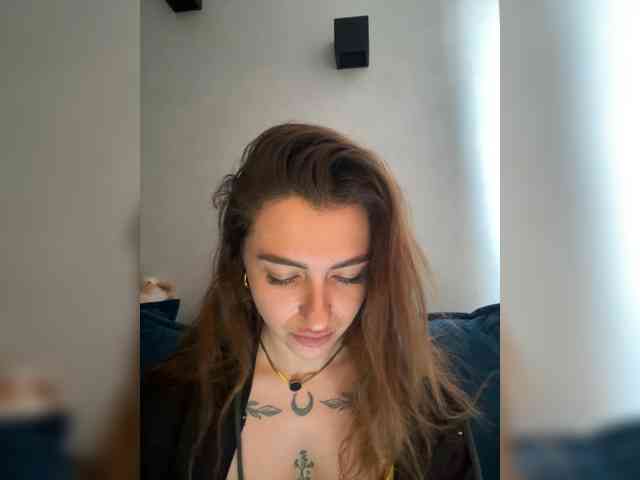 WILDGIRL webcam