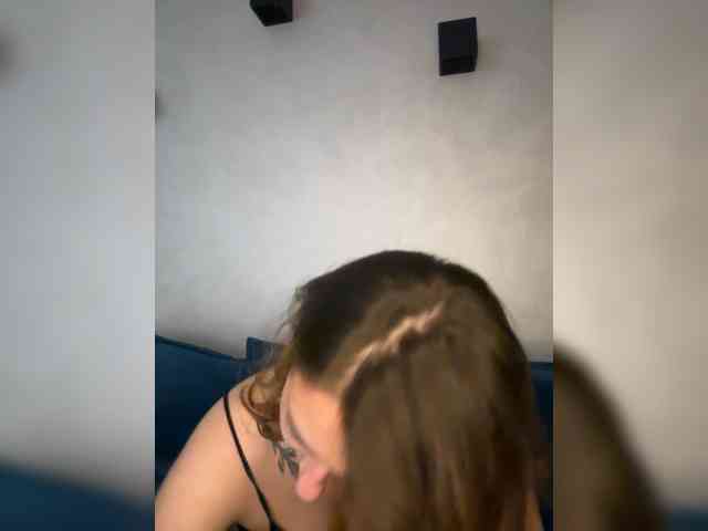 WILDGIRL webcam