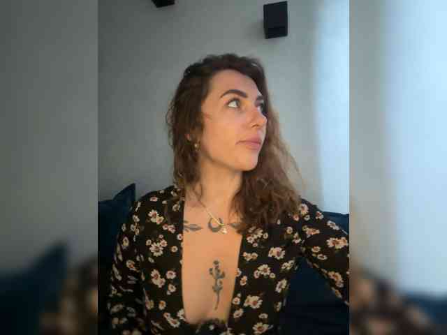 WILDGIRL webcam