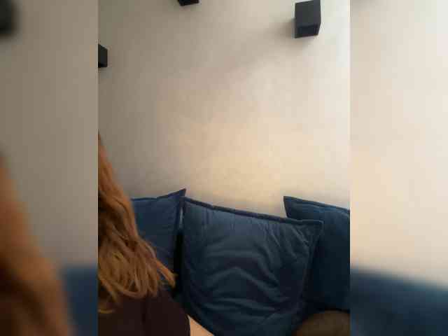 WILDGIRL webcam