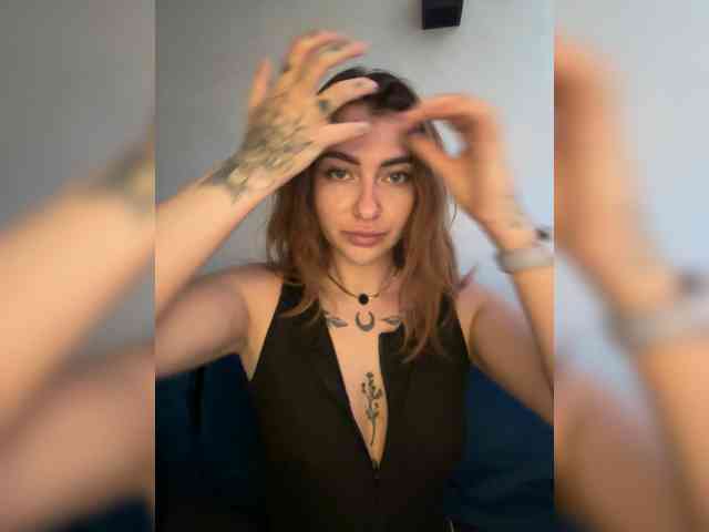 WILDGIRL webcam