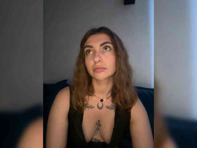 WILDGIRL webcam