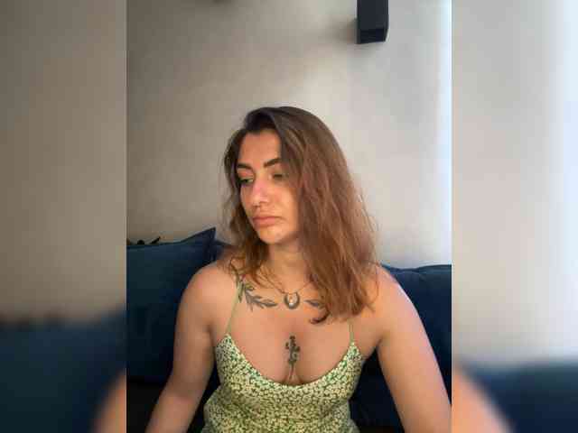 WILDGIRL webcam