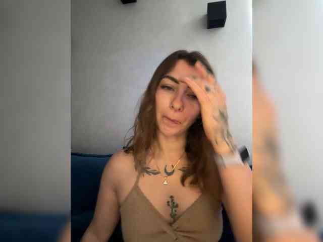 WILDGIRL webcam