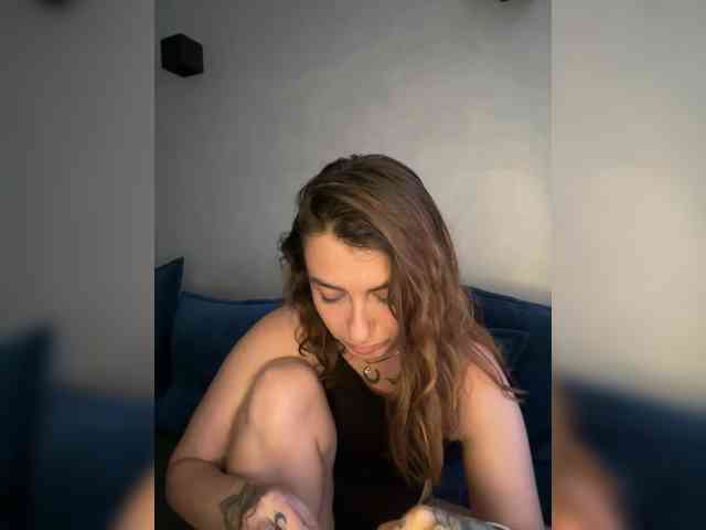 WILDGIRL webcam
