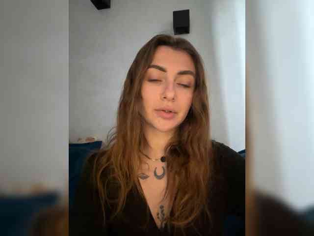 WILDGIRL webcam
