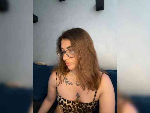 WILDGIRL webcam