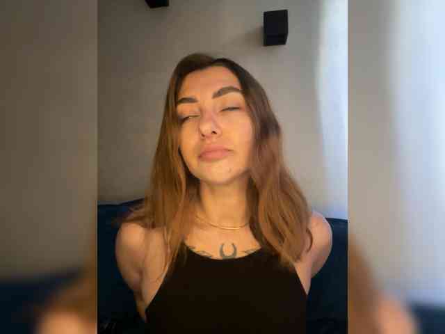 WILDGIRL webcam