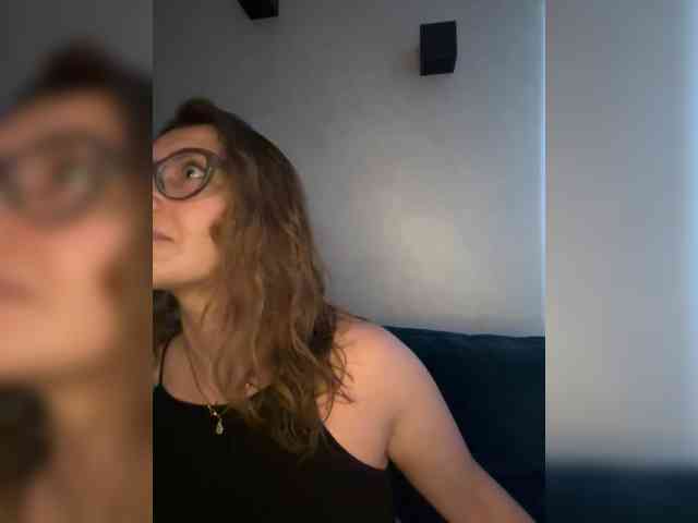 WILDGIRL webcam