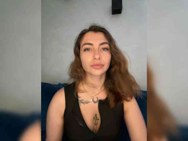 WILDGIRL webcam