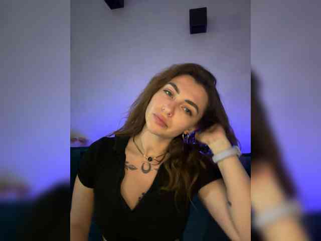 WILDGIRL webcam