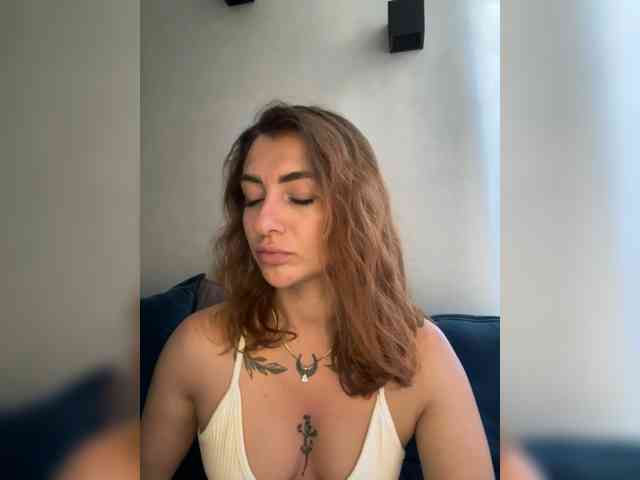WILDGIRL webcam