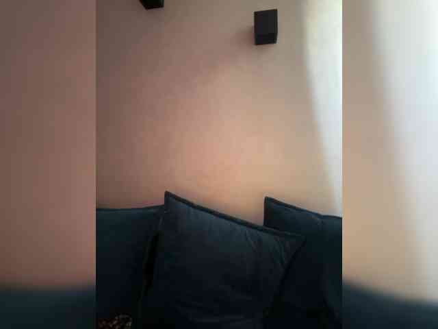 WILDGIRL webcam
