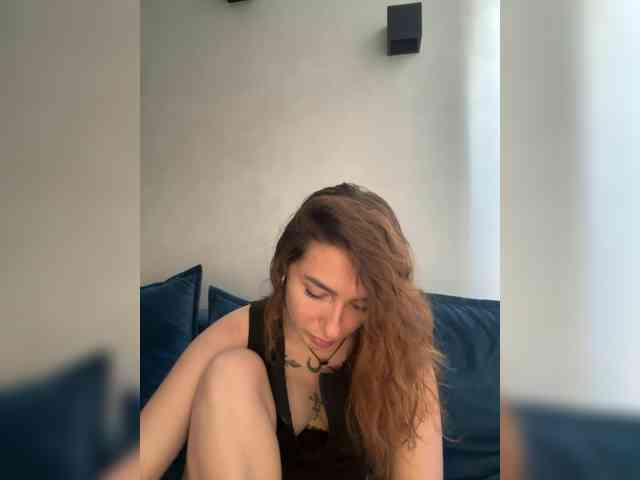 WILDGIRL webcam