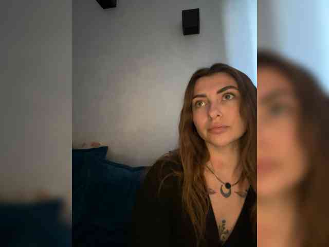 WILDGIRL webcam