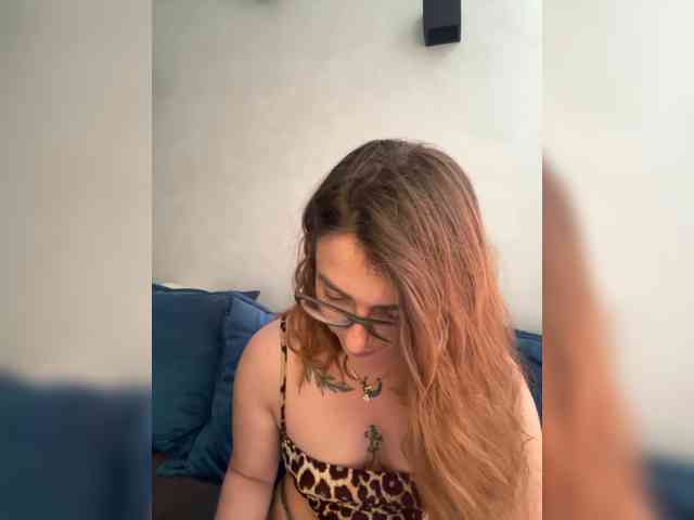 WILDGIRL webcam