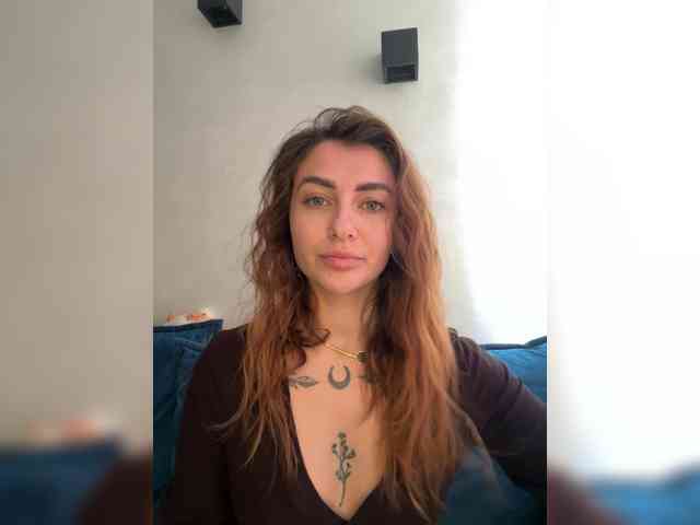 WILDGIRL webcam