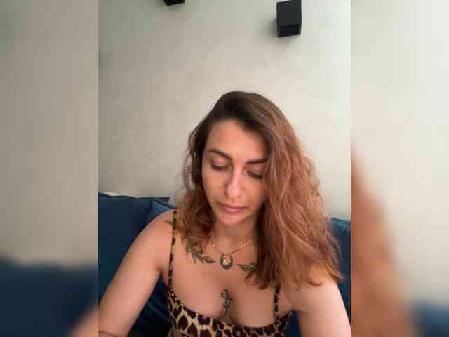 WILDGIRL webcam