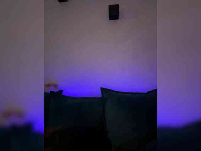 WILDGIRL webcam
