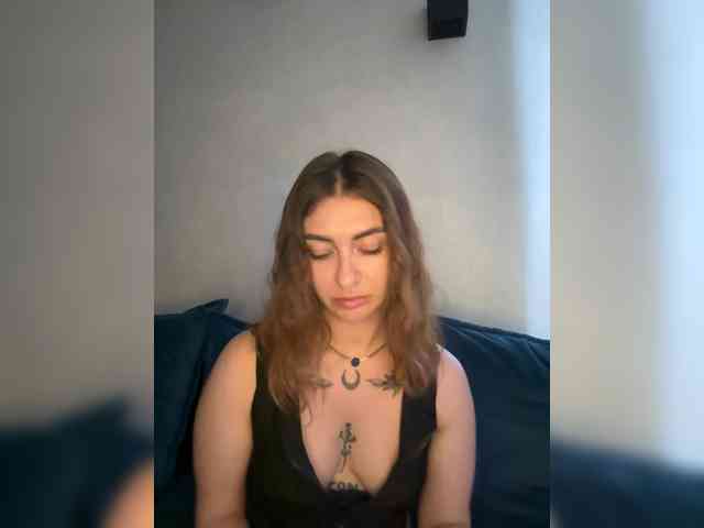 WILDGIRL webcam