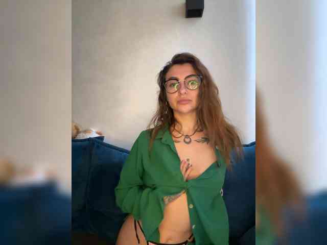 WILDGIRL webcam