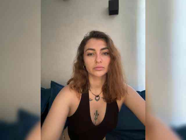 WILDGIRL webcam