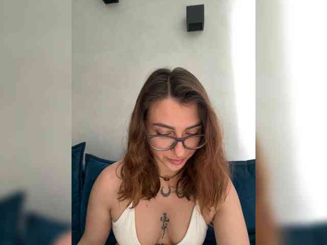 WILDGIRL webcam