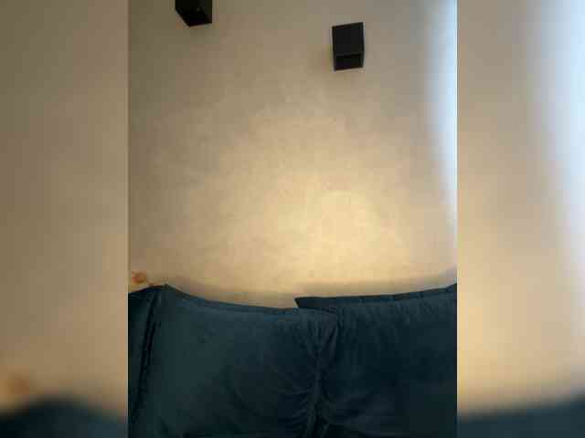WILDGIRL webcam