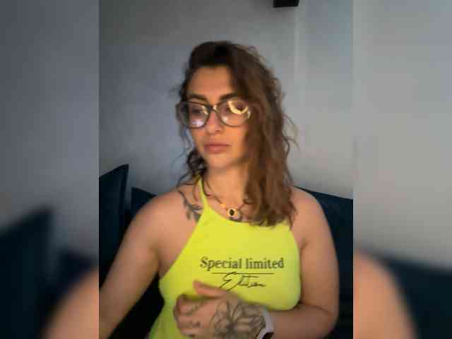 WILDGIRL webcam