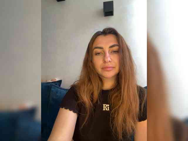 Acest model este live acum. WILDGIRL
