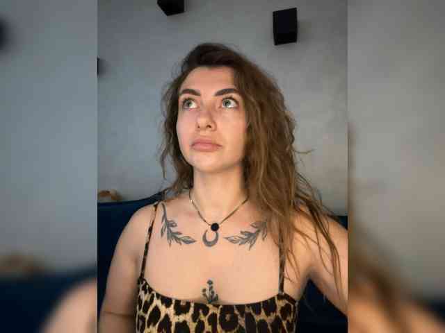 WILDGIRL webcam