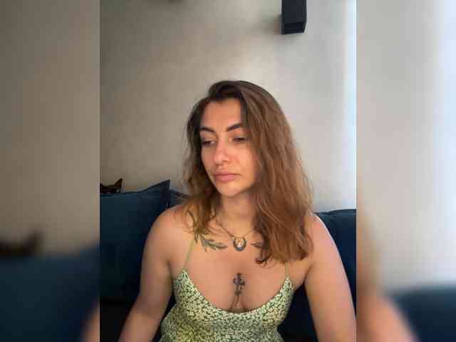 WILDGIRL webcam