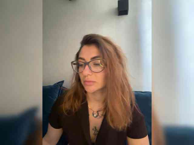 WILDGIRL webcam