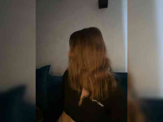 WILDGIRL webcam