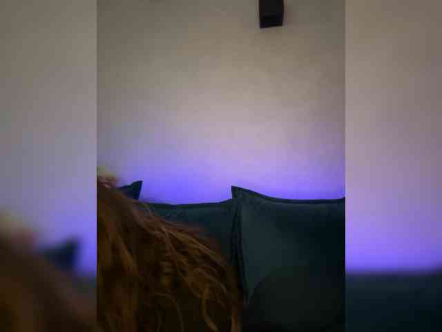 WILDGIRL webcam