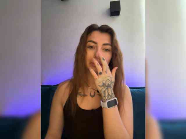 WILDGIRL webcam